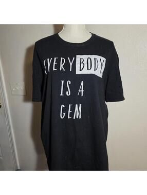 black graphic tee 🖤
